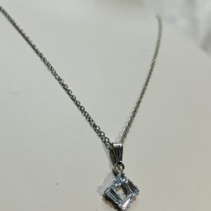 Elegant Square Crystal Pendant Necklace - Image 2